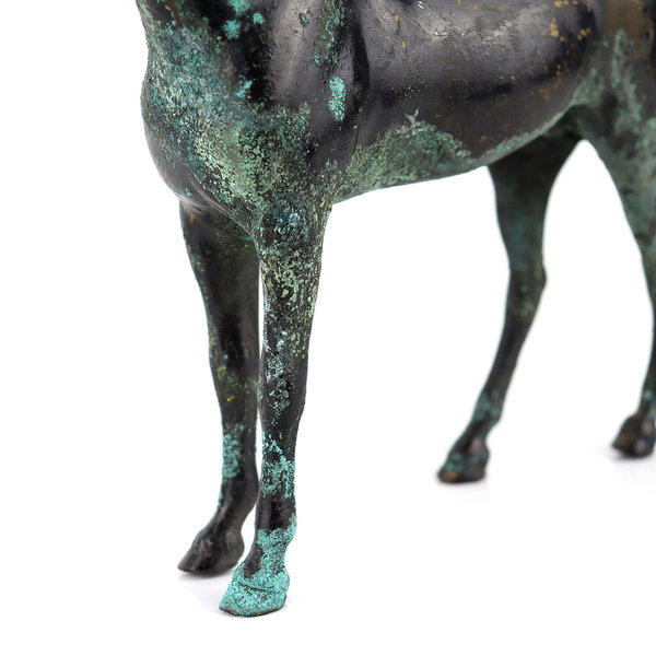 Stehendes Pferd aus Bronze